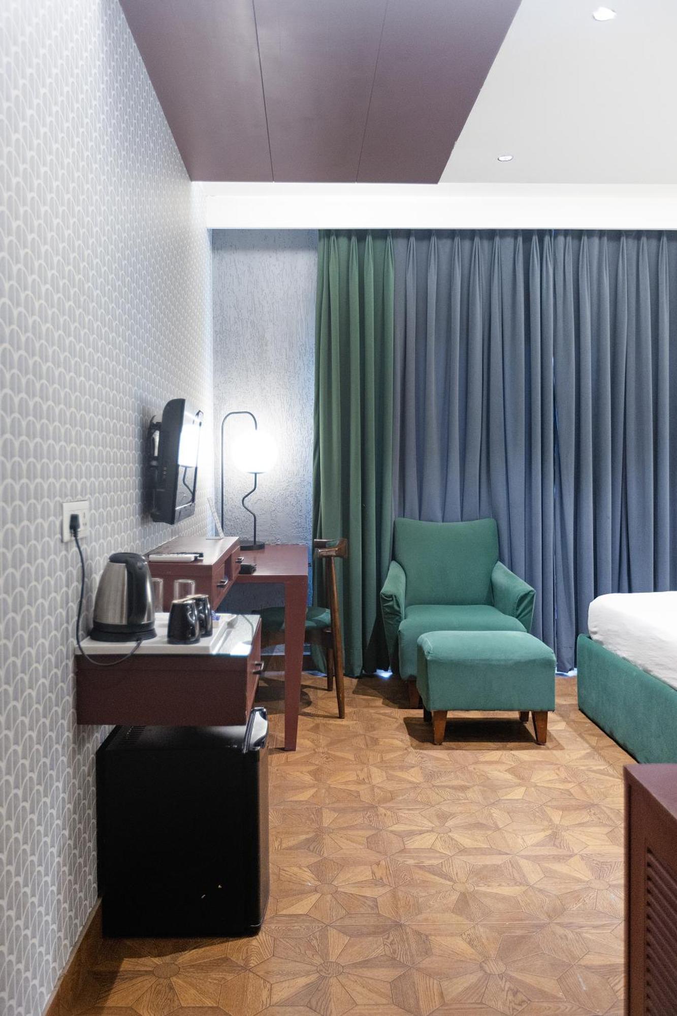 The Grand Vikalp By Saga Hotels Neu-Delhi Exterior foto