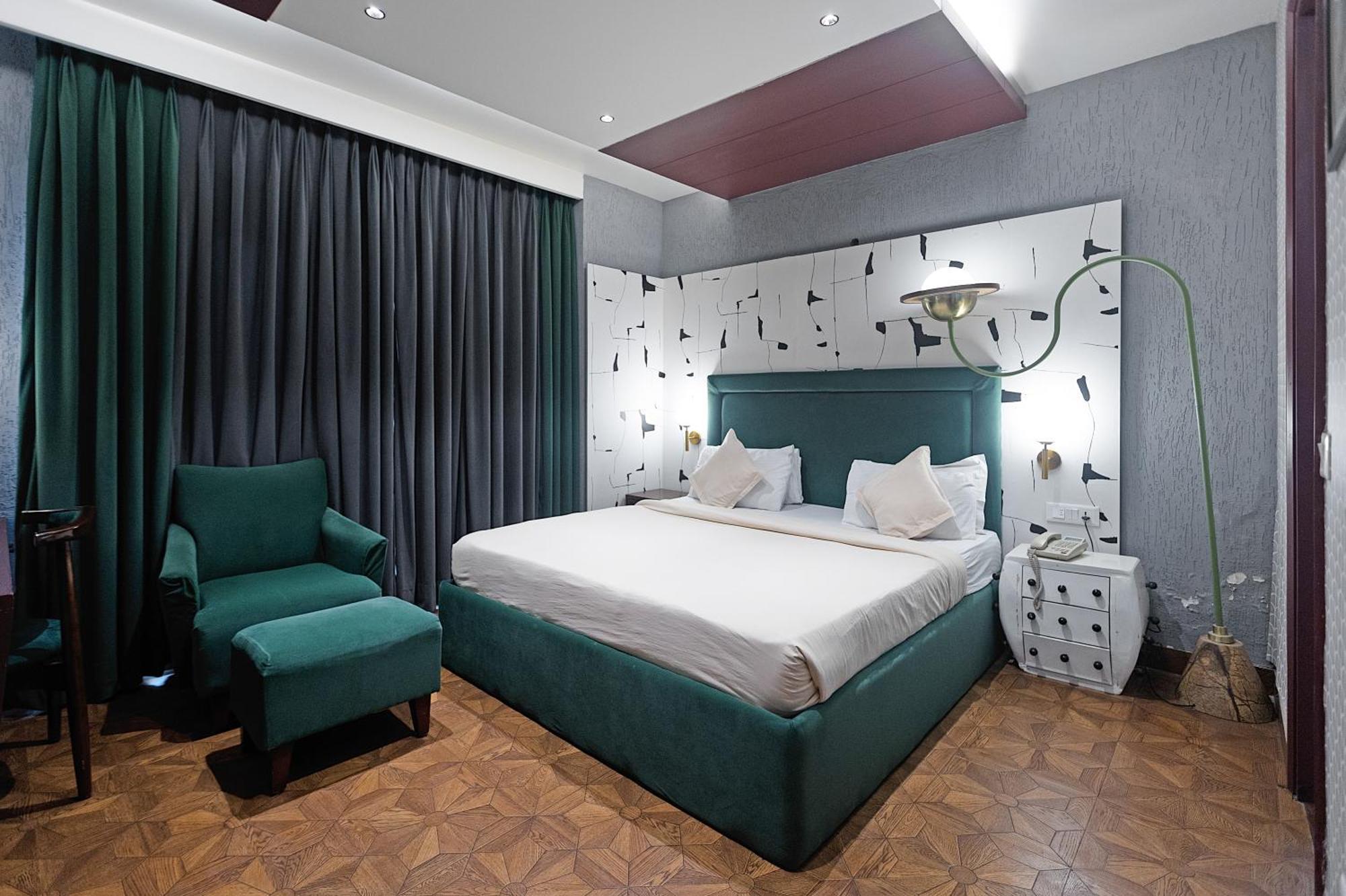 The Grand Vikalp By Saga Hotels Neu-Delhi Exterior foto